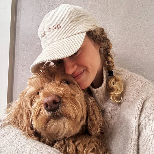 casquette DOG MUM Beige en Velours Côtelé de Lucy & Co