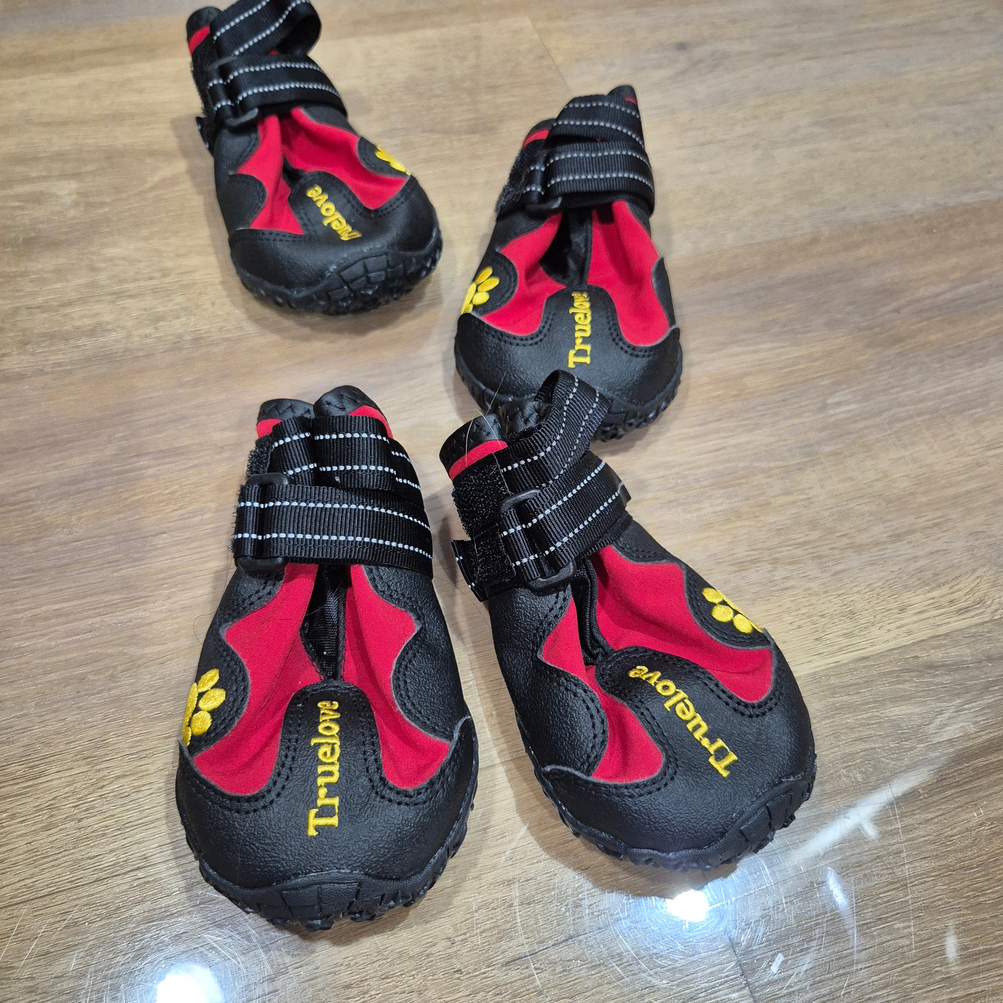DV-2025/06/28-WOLLENSACK - 2 Paires de chaussures pour chien Taille 7