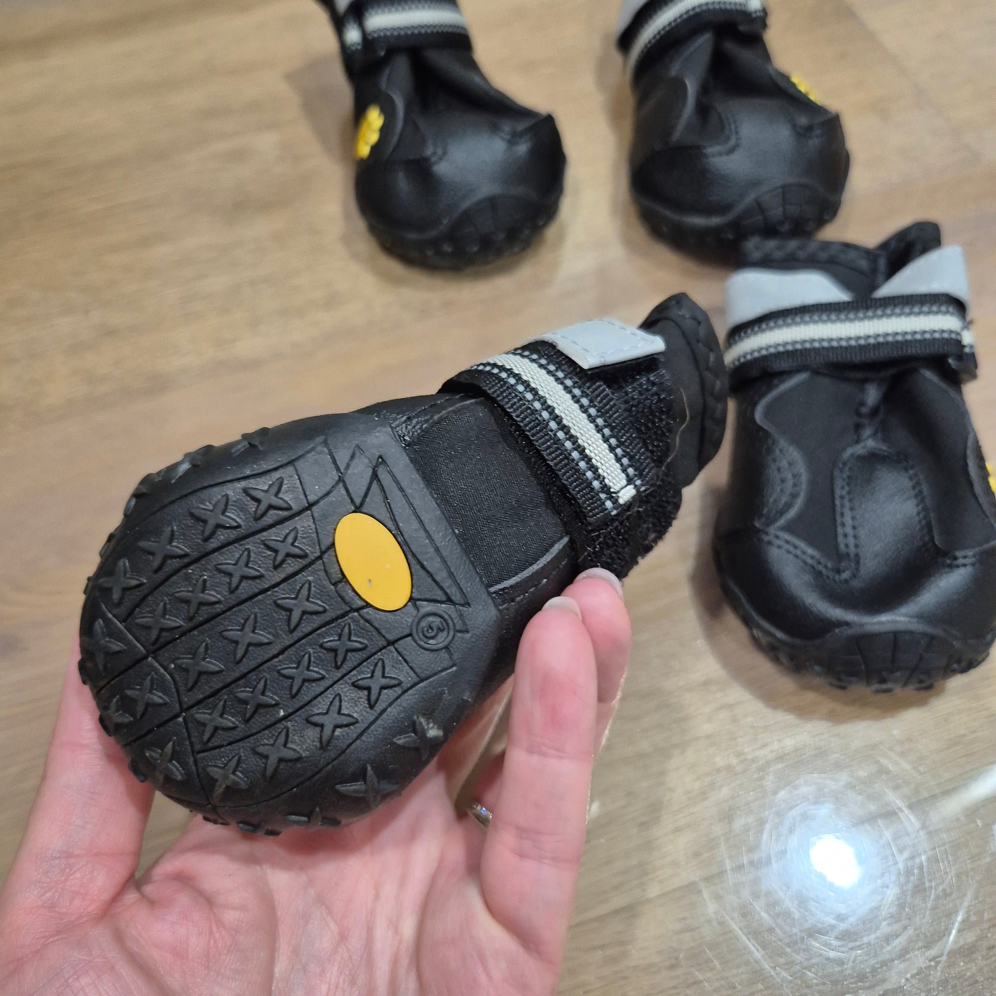 DV-2025/06/28-WOLLENSACK - 2 Paires de chaussures pour chien Taille 5