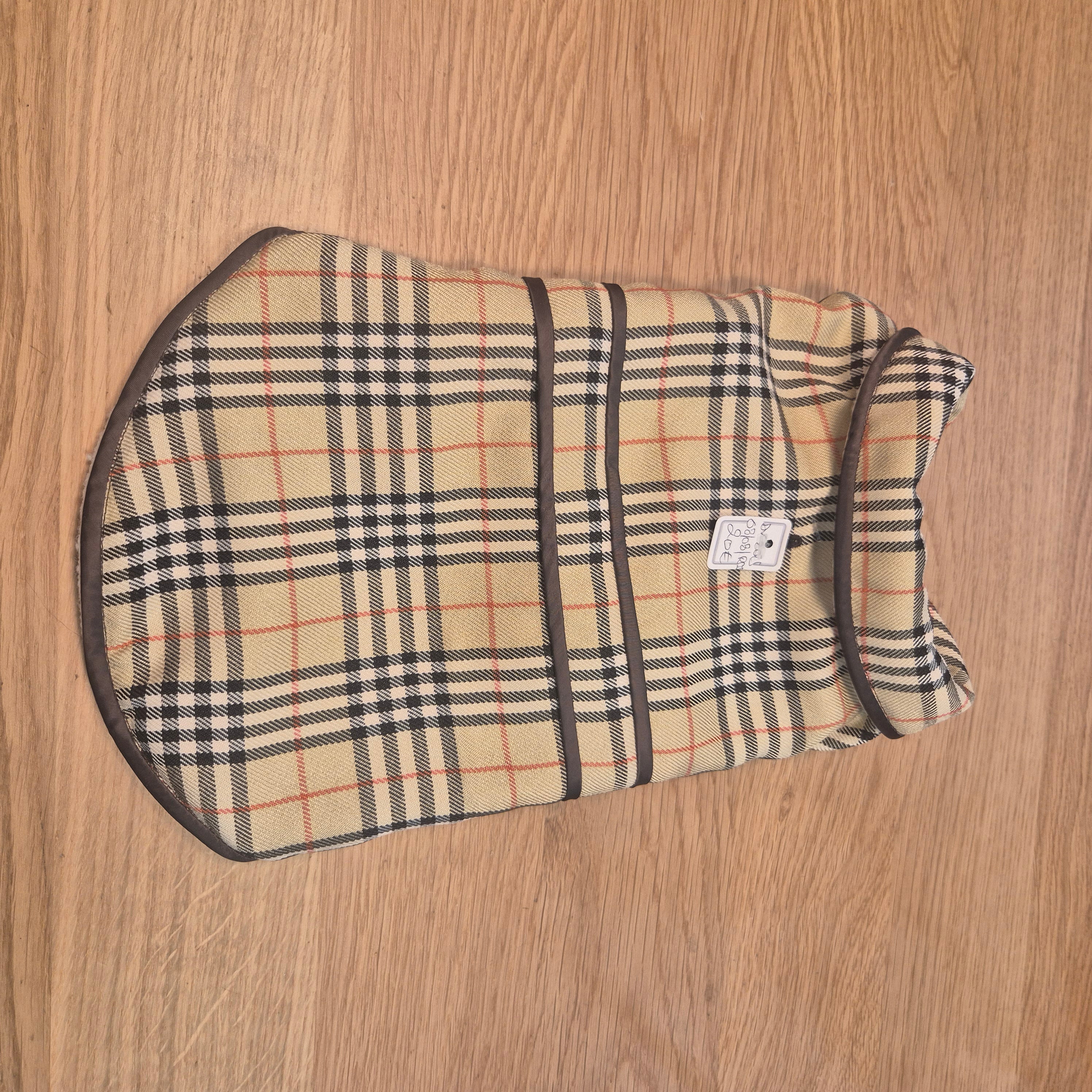 Manteau chien Burberry teddy Rain’s Paris T26 seconde main dépôt vente