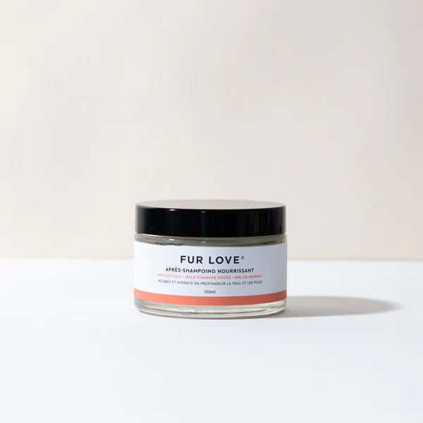 Après-shampoing Fur Love pour chiens, hydrate et démêle les poils, apaisant les irritations et apportant un parfum doux et naturel.