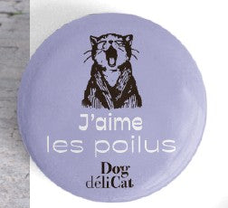 Badge violet “J’aime les poilus” avec dessin chat – DOG DéliCAT