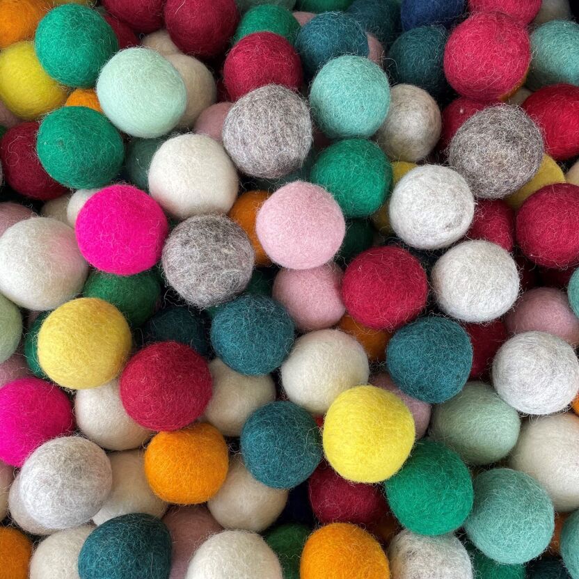 Jouet naturel pour chat en laine feutrée