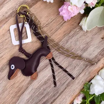 Porte-clés chien carré graphique ÉLINE L’ATELIER