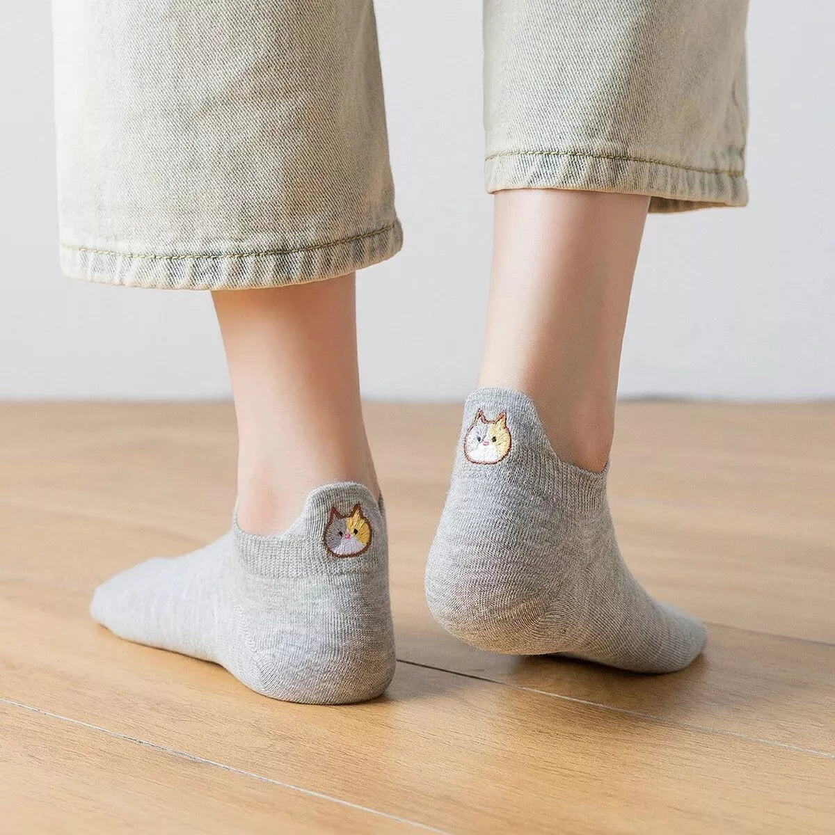 Chaussettes avec motif de chat tricolore sur fond blanc - Collection Tites Chaussettes