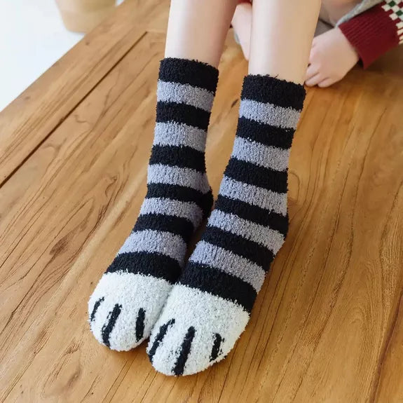 Chaussettes d'hiver molletonnées avec motifs pattes de chats colorés, en coton stretch, pour un confort et une chaleur optimaux.