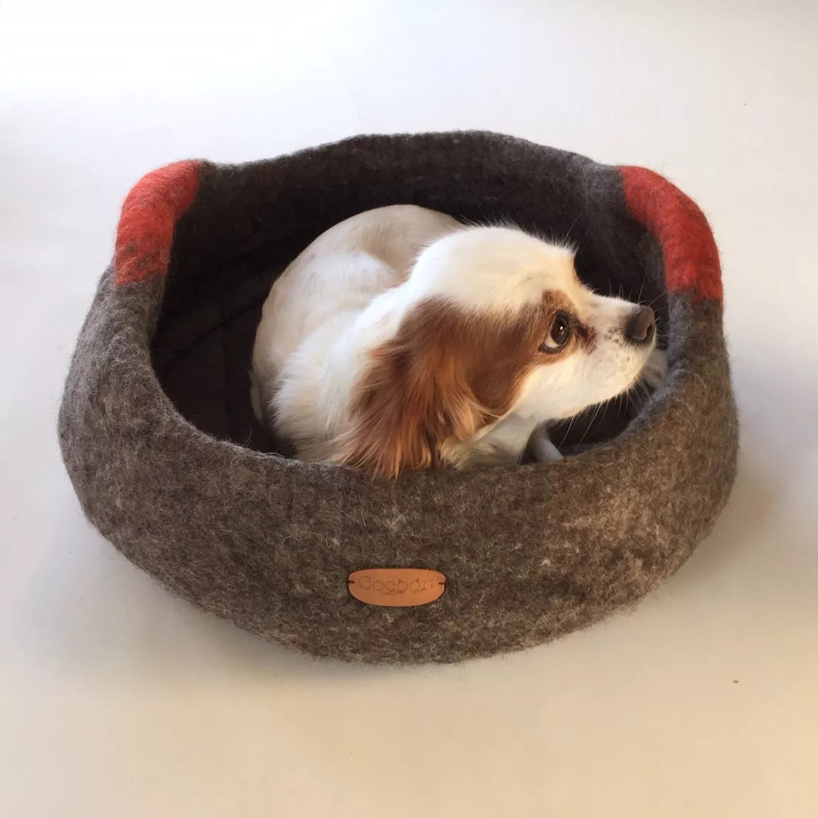 couchage artisanal en feutre pour animal, fait main népal