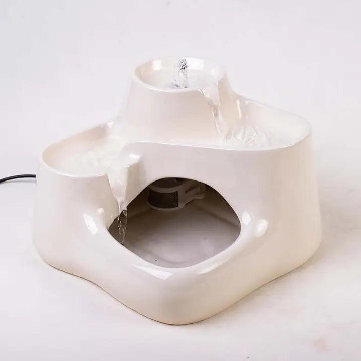 Fontaine en céramique blanche pour chat avec pompe silencieuse