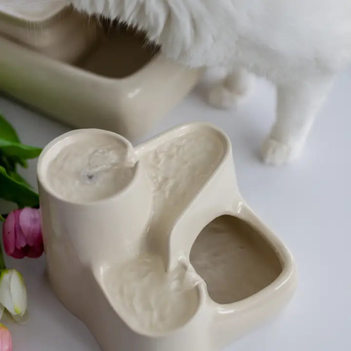 Fontaine design pour chat – Céramique élégante couleur lait