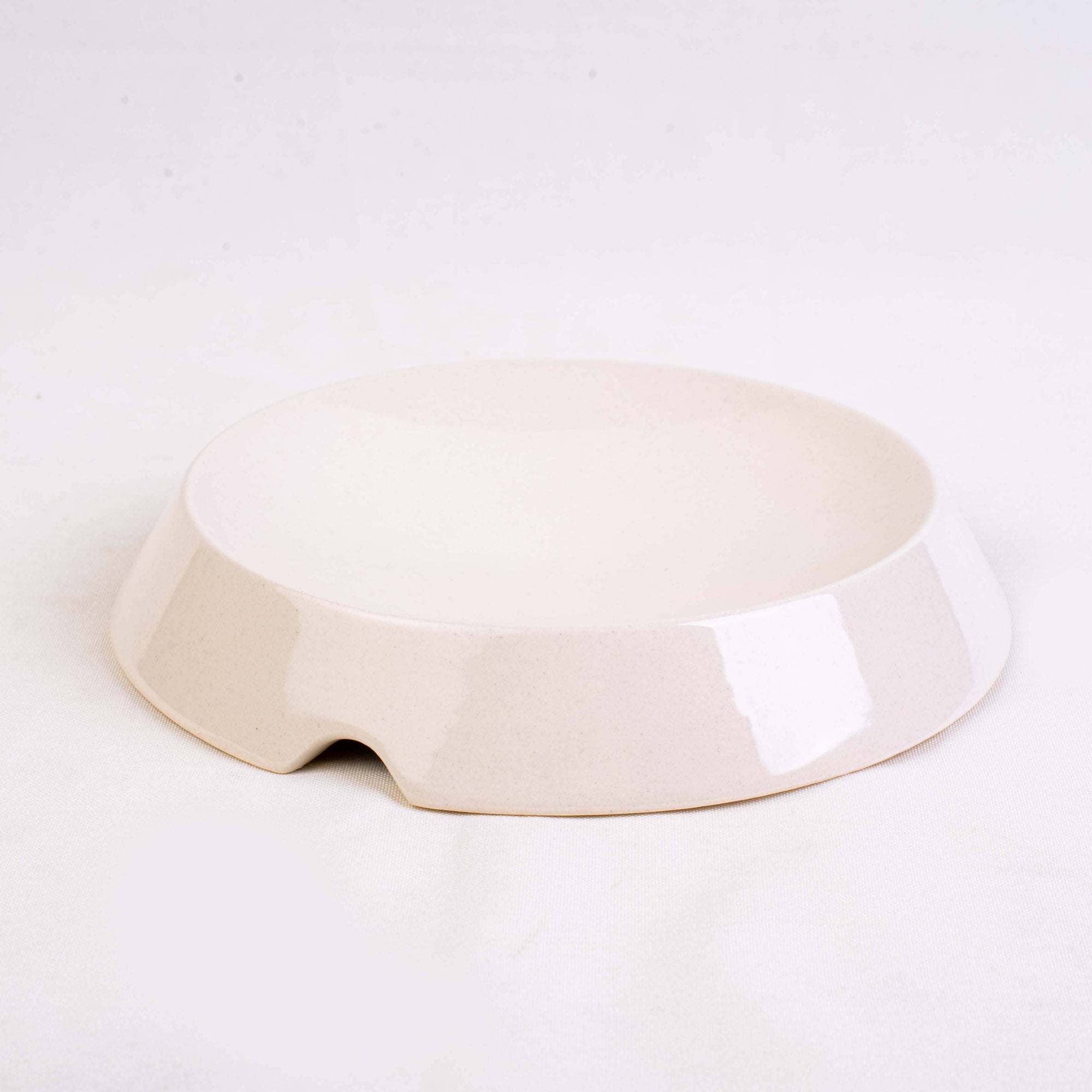 Gamelle parabolique en céramique pour chat – design anti-moustaches