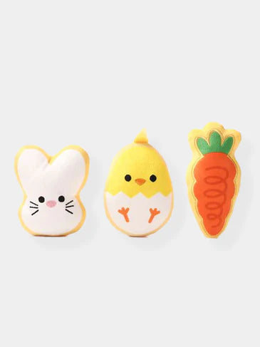 Lot de 3 peluches pour chien HugSmart en forme de cookies de Pâques : lapin, poussin et carotte avec squeaker intégré.