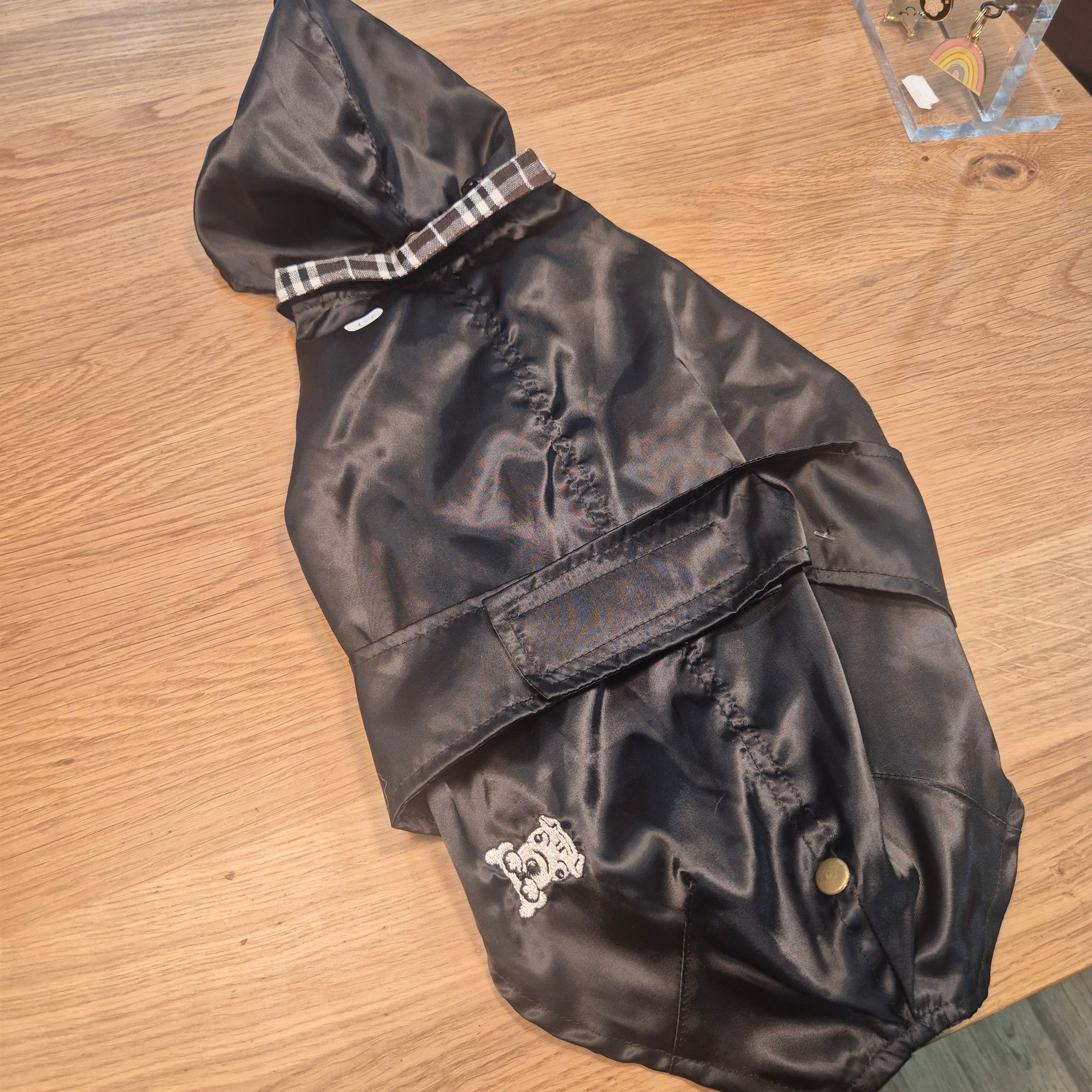 Imperméable chien noir Milou T35 seconde main dépôt vente
