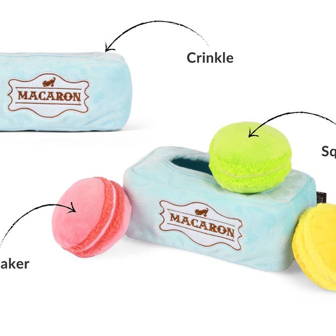 Jouet de fouille pour chien en forme de coffret de macarons de la collection Pup Cup Café de Pet Play