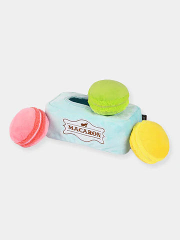 Jouet de fouille pour chien en forme de coffret de macarons de la collection Pup Cup Café de Pet Play