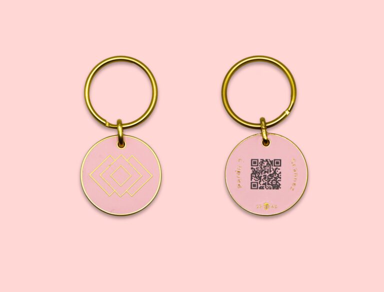 Médaille pour Chien/Porte-Clé Connecté Spoors avec QR Code -Sécurité et Tranquillité pour Votre Animal