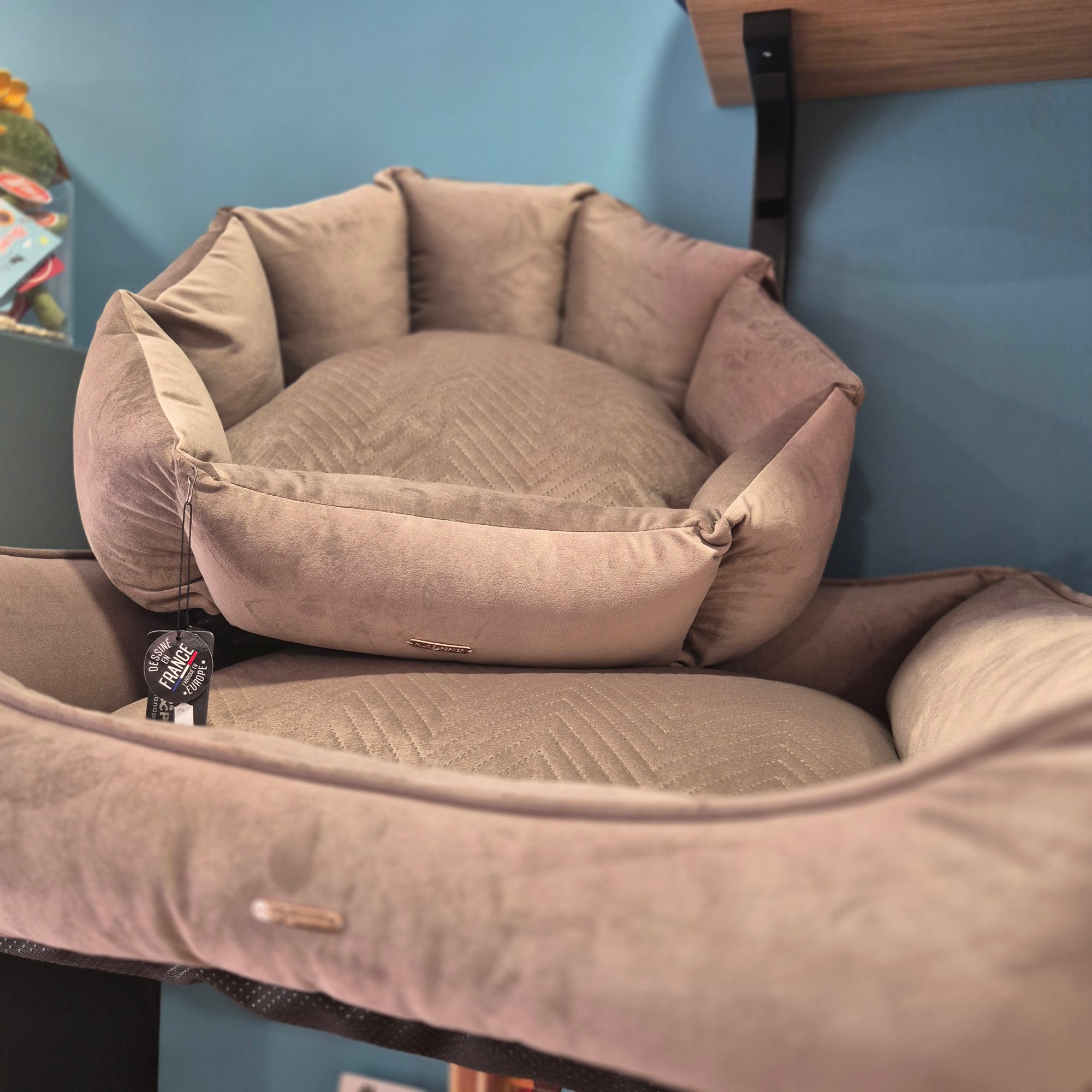 Panier déhoussable velours taupe pour chien Milk & Pepper