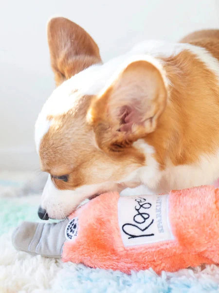 Peluche pour chien avec bouteille sifflante Happy Hour Crusherz Rosé Zippy Paws – Zippy Paws – DOG DéliCAT