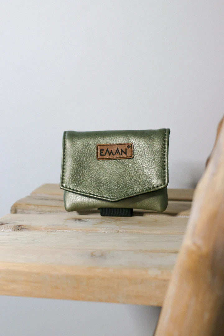 Pochette à friandises en simili cuir vert inspirée de la vague Belharra.
