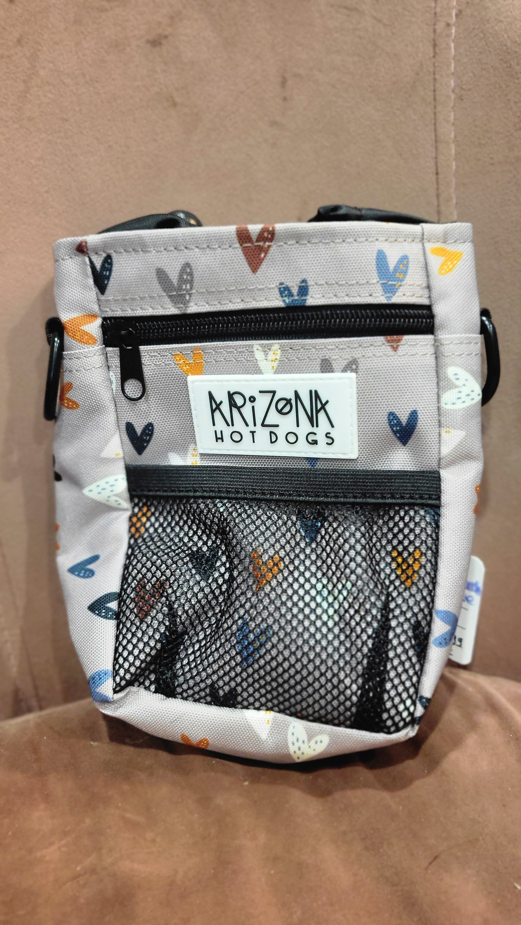 Sac à friandises Sweet Love avec motifs de petits cœurs.