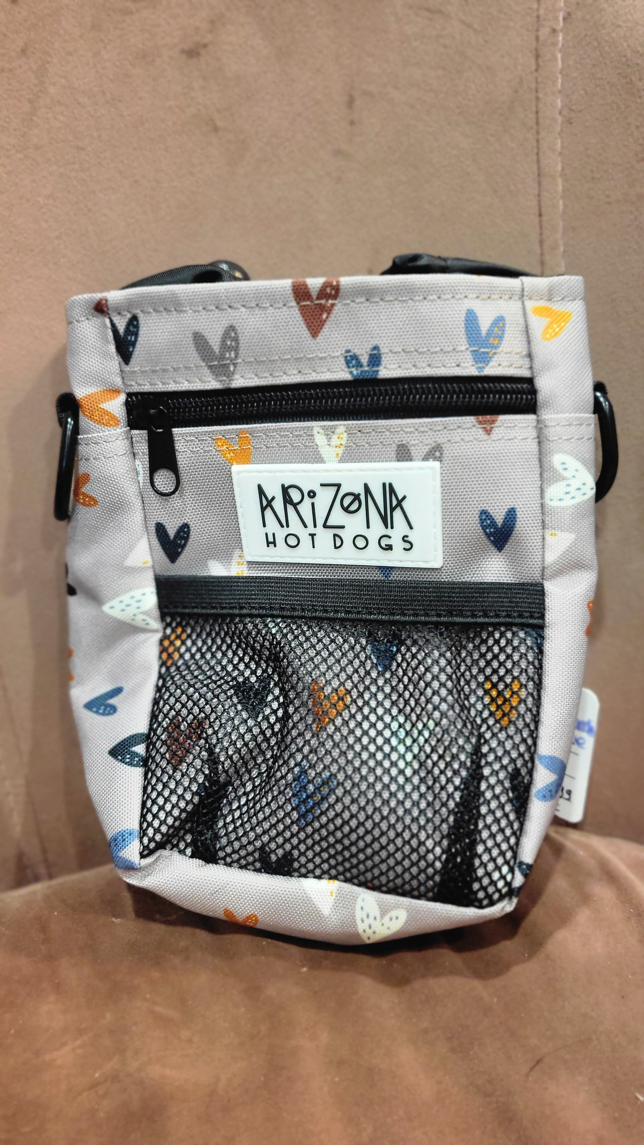 Sac à friandises Sweet Love avec motifs de petits cœurs.