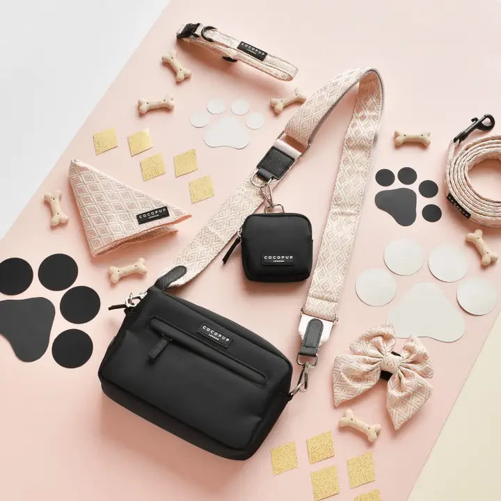 Sac noir pour accessoires chien compact & chic