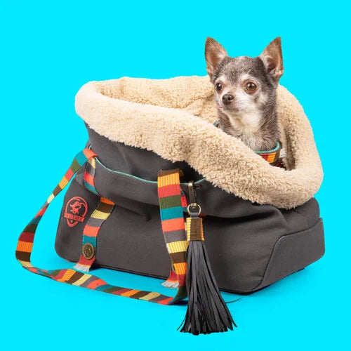 Sac pour chien Mr & Mrs Smith de DWAM, confortable et stylé avec doublure en teddy doux.