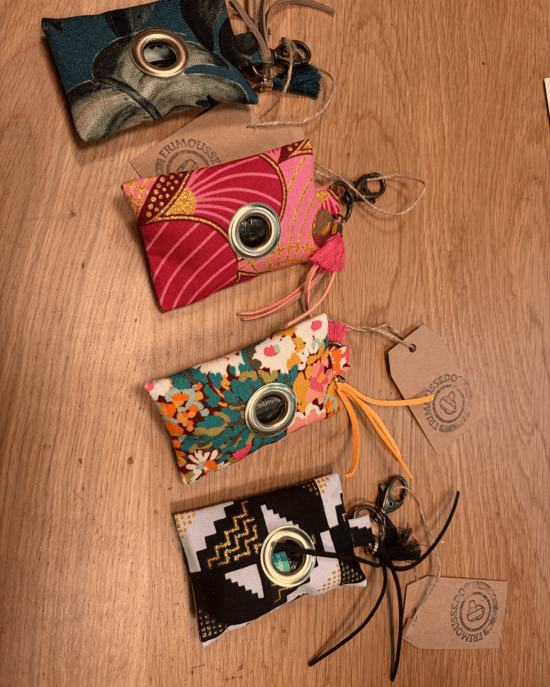 Distributeur sacs chien tissu artisanal Frimousse Dog – Frimousse Dog – DOG DéliCAT
