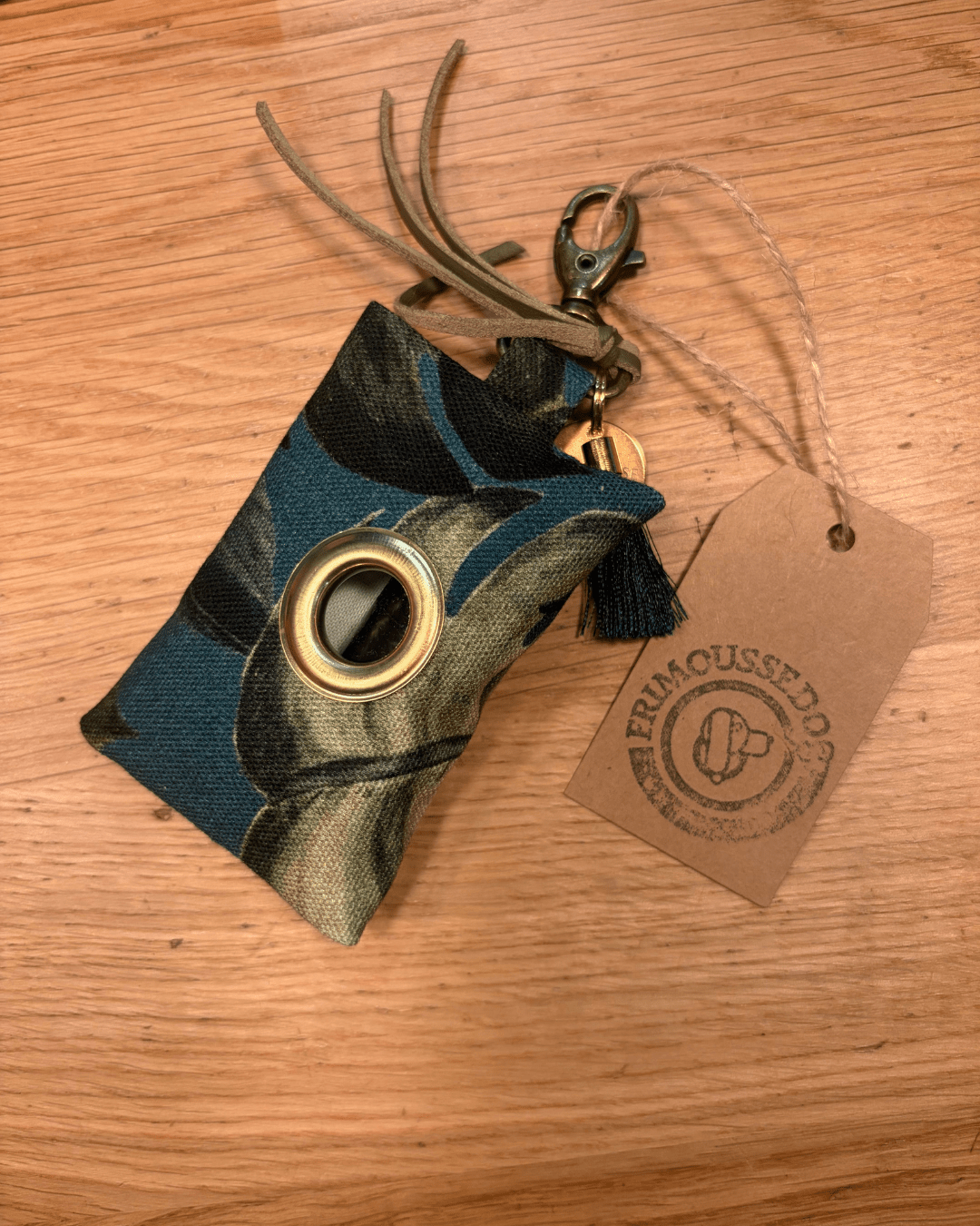 Distributeur sacs chien tissu artisanal Frimousse Dog – Frimousse Dog – DOG DéliCAT