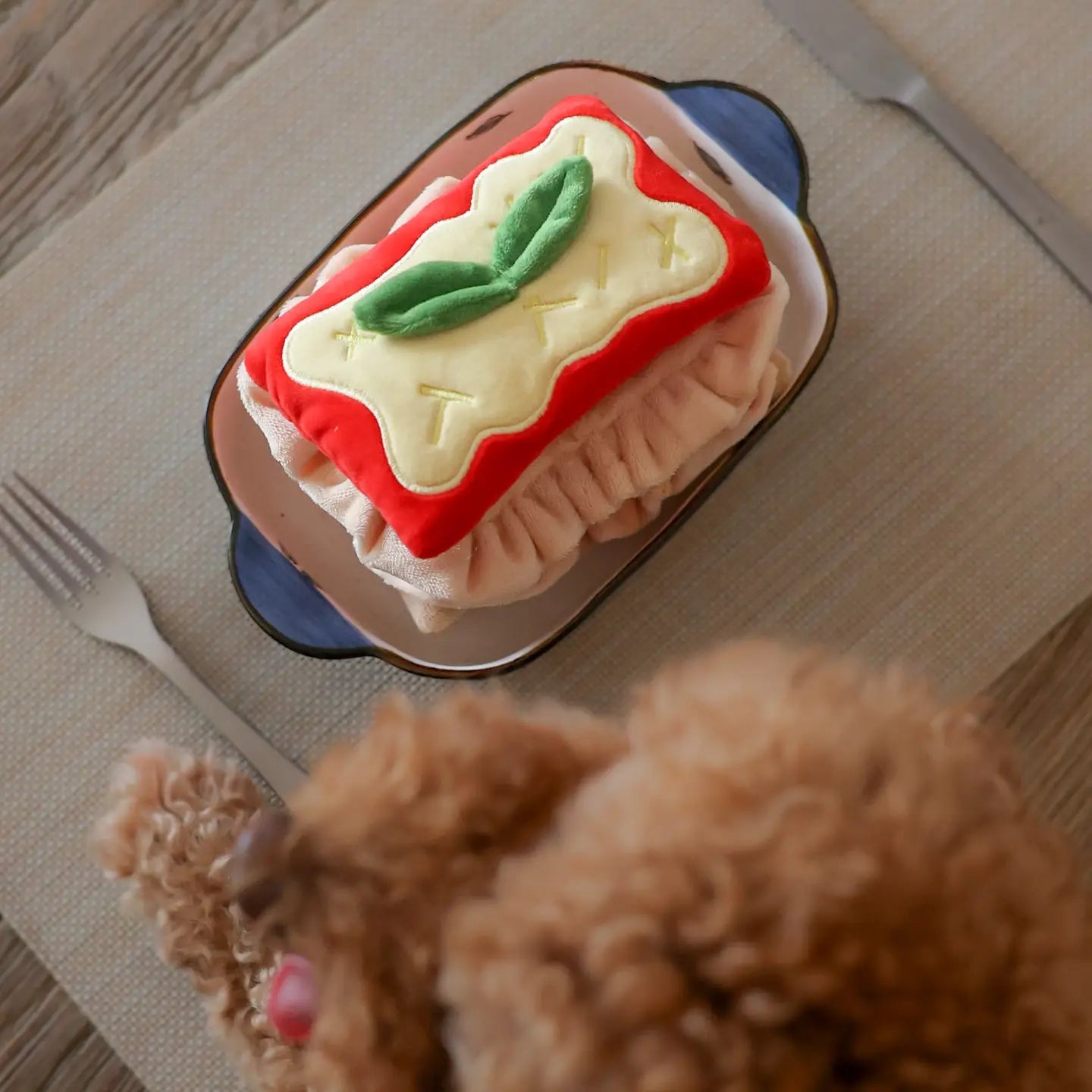 Jouet de fouille chien lasagne Pups & Bubs peluche couches