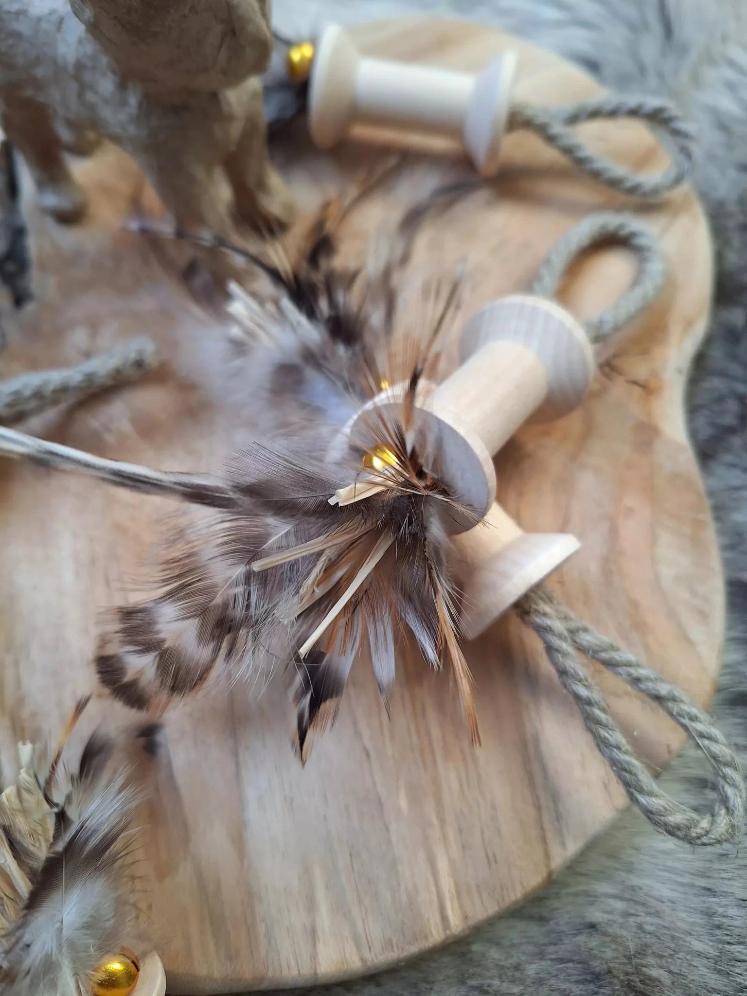 Jouet pour chat Bobinette – Chasse, roulade & tintement - LES PEPETTES CREATIONS - DOG DéliCAT