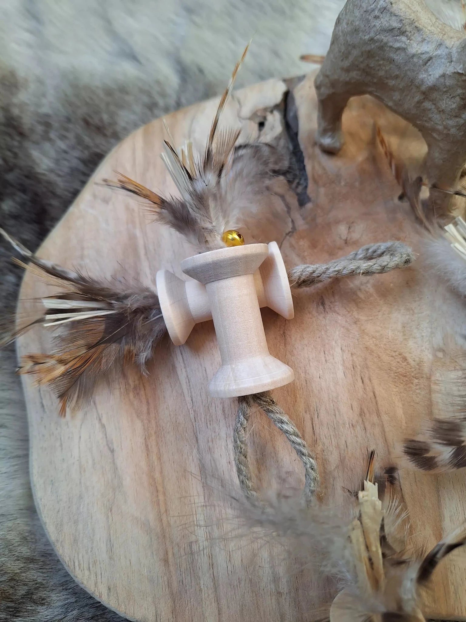 Jouet pour chat Bobinette – Chasse, roulade & tintement - LES PEPETTES CREATIONS - DOG DéliCAT