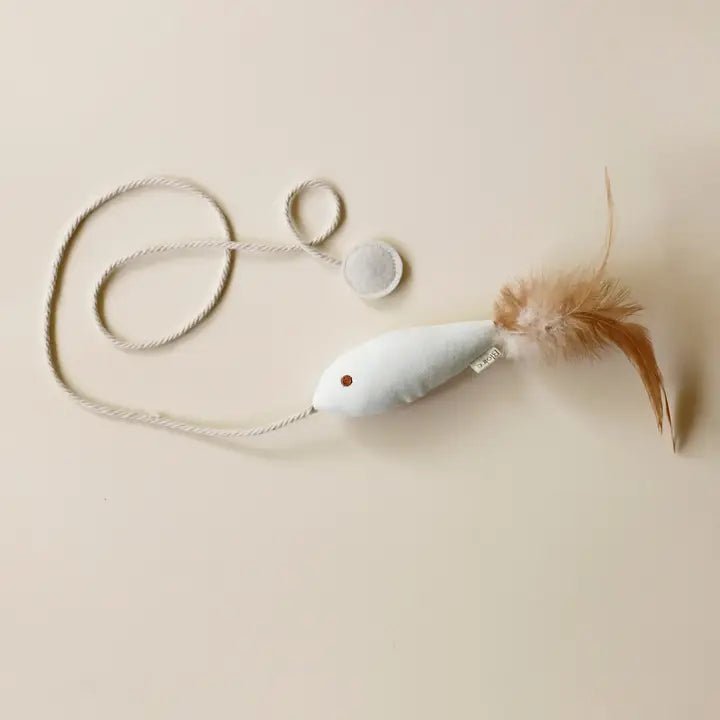Jouet pour chat Golden Fish Ecocat en coton avec plumes naturelles et herbe à chat – DOG DéliCAT