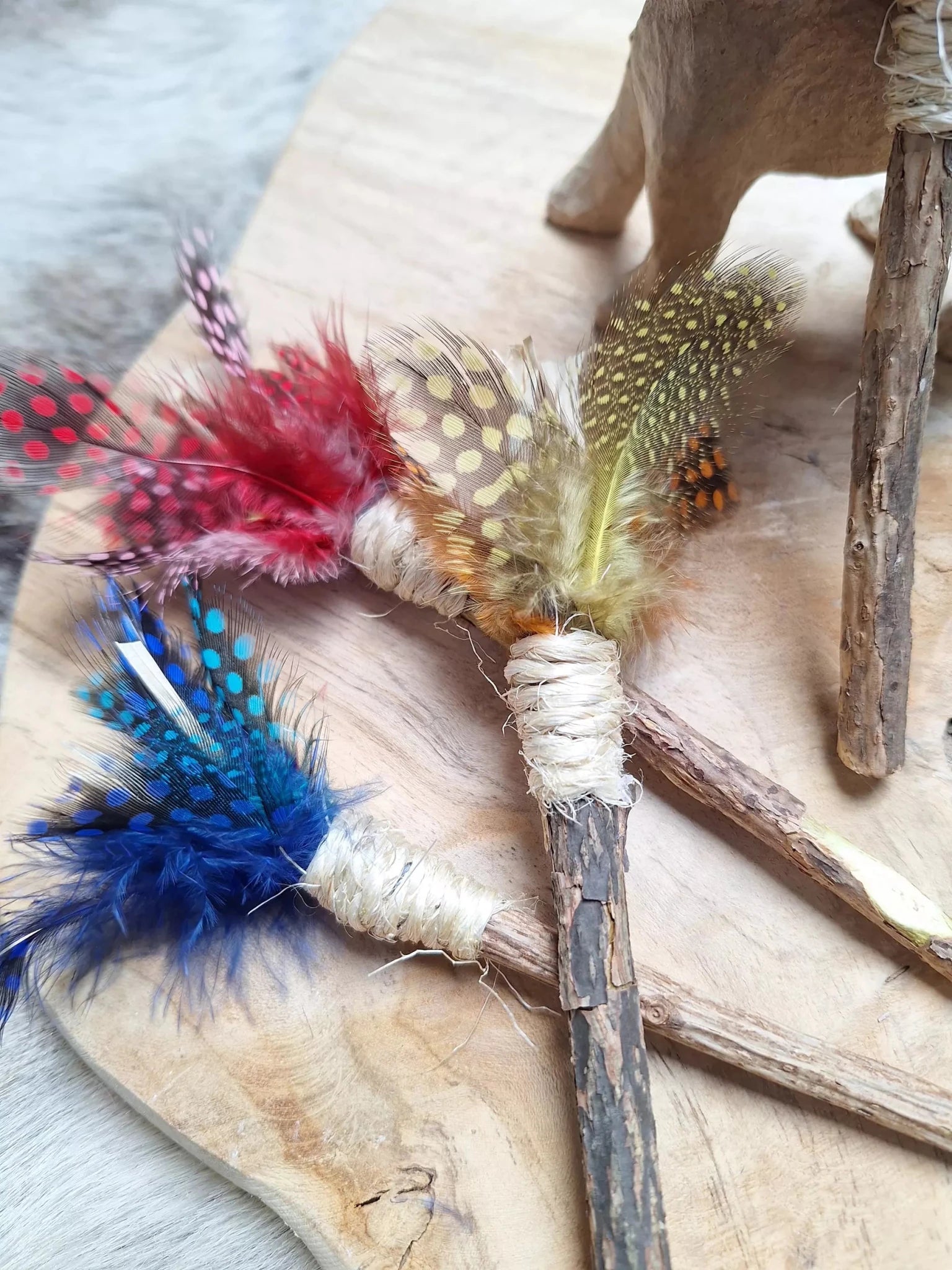 Jouet pour chat Stick O Plumes – Mastication & plaisir - LES PEPETTES CREATIONS - DOG DéliCAT