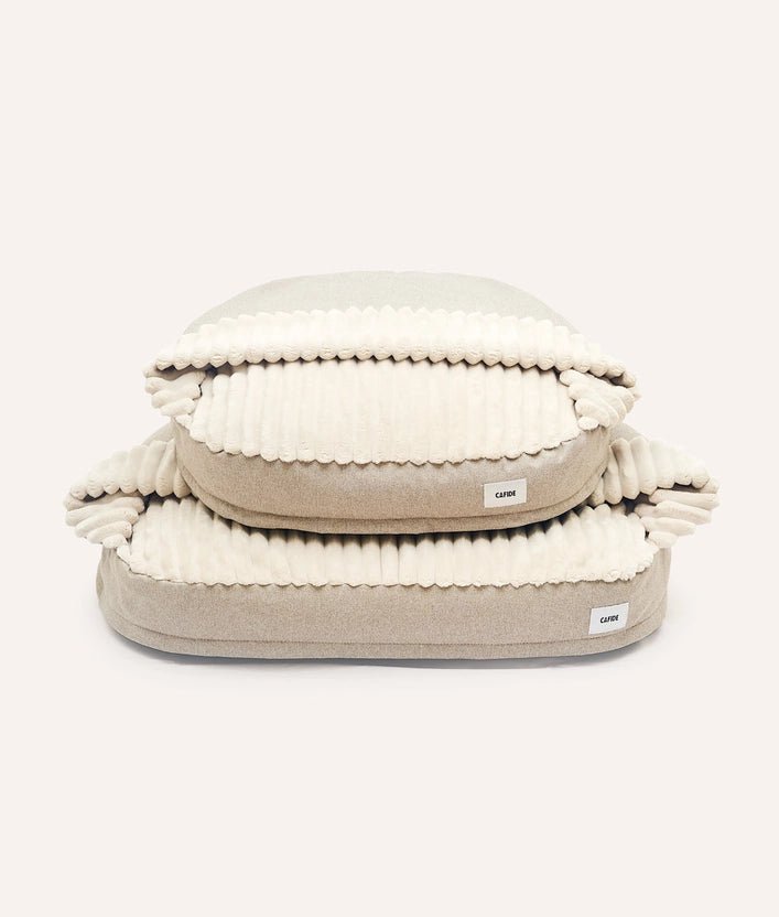 Lit pour chien à capuche en chenille beige, Maso - CAFIDE - DOG DéliCAT