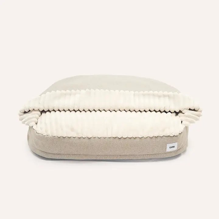 Lit pour chien à capuche en chenille beige, Maso - CAFIDE - DOG DéliCAT