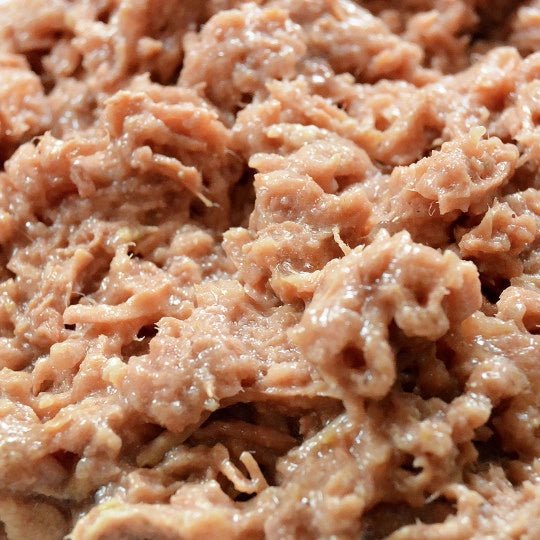Pâtée sans céréales pour chat – Effilochés Dinde à l'Agneau (200g) - ATAVIK - DOG DéliCAT