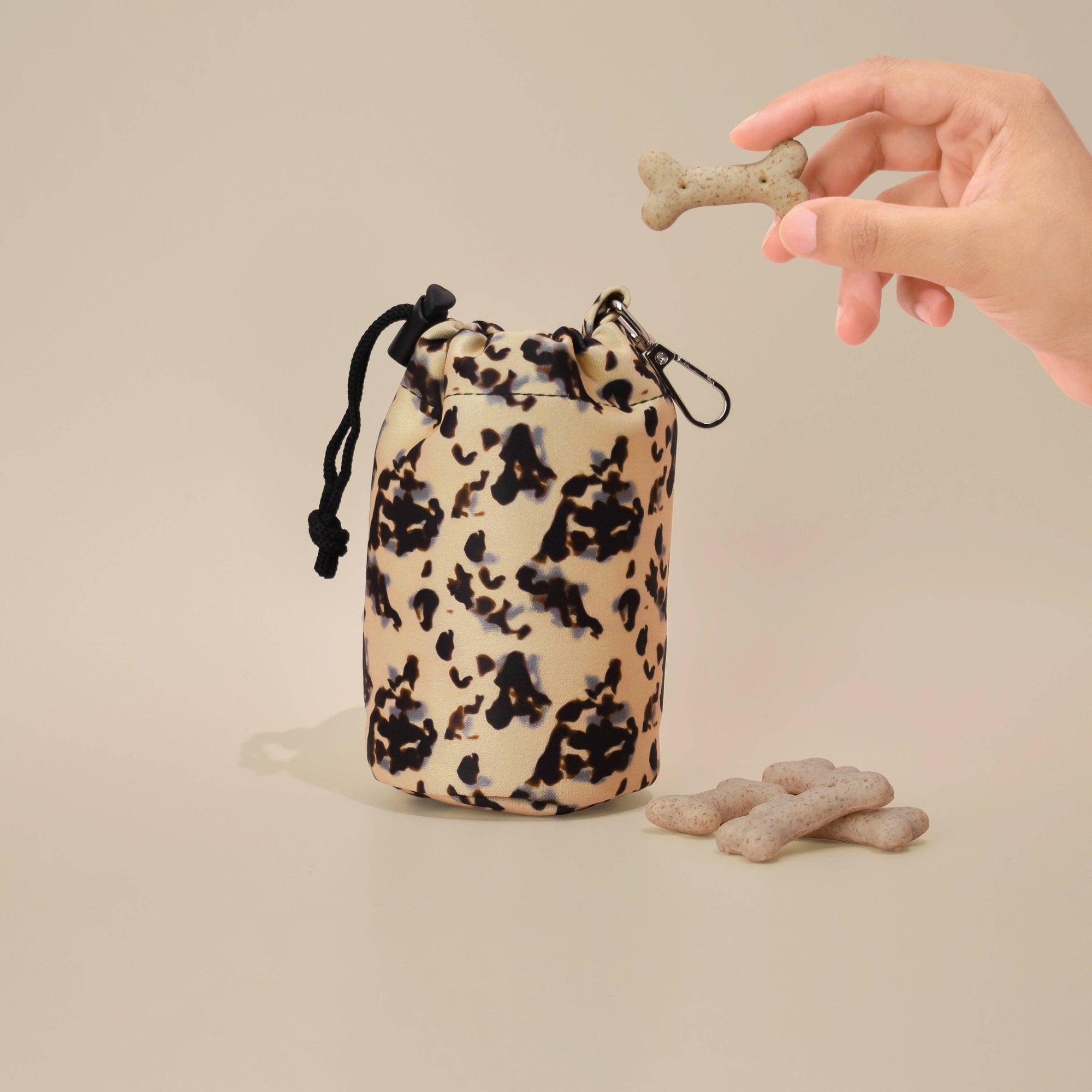 Pochette à friandises avec cordon de serrage – Ivoire - COCOPUP LONDON - DOG DéliCAT