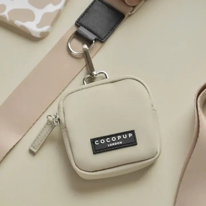 Pochette à friandises chien Caramel Latte – chic & pratique - COCOPUP LONDON - DOG DéliCAT