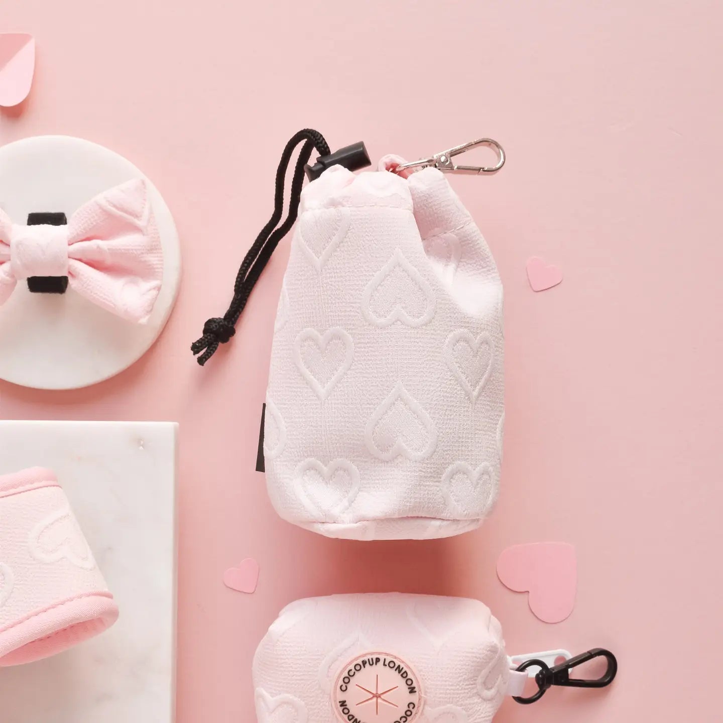 Pochette à friandises pour chien à cordon – Baby Pink Heart - COCOPUP LONDON - DOG DéliCAT