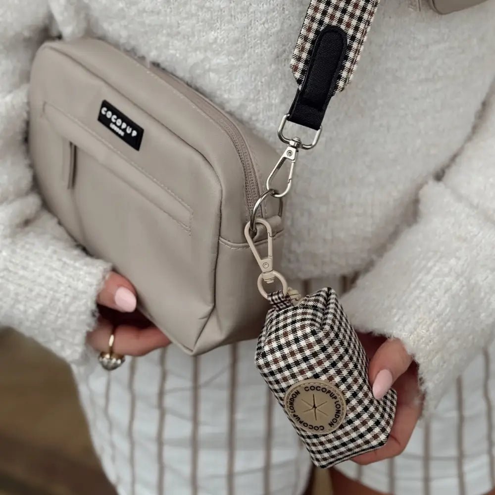 Porte - sac à crottes élégant Heritage Check - COCOPUP LONDON - DOG DéliCAT