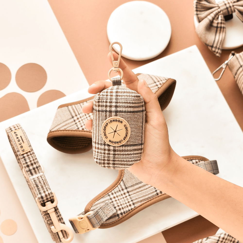 Porte - sac à crottes Pup Plaid – chic & pratique Cocopup - COCOPUP LONDON - DOG DéliCAT