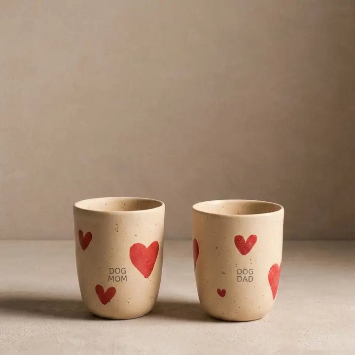 Tasses en grès fait main Cozy Hearts — Lot de 2 Dog Mum & Dog Dad — Egg Back Home - Egg Back Home - DOG DéliCAT