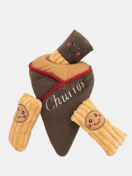 Jouet de fouille pour chien en forme de cornet de churros avec trois petits churros en peluche souriants, de la marque Zippy Paws