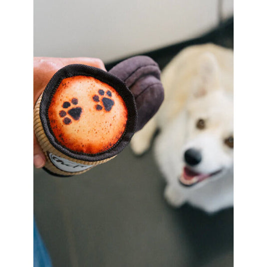 Jouet pour chien en forme de gobelet de café à emporter de la collection Pup Cup Café